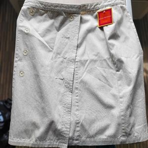 Isaac Mizrahi for Target skirt with buttons 100% cotton shell and 100%polyester